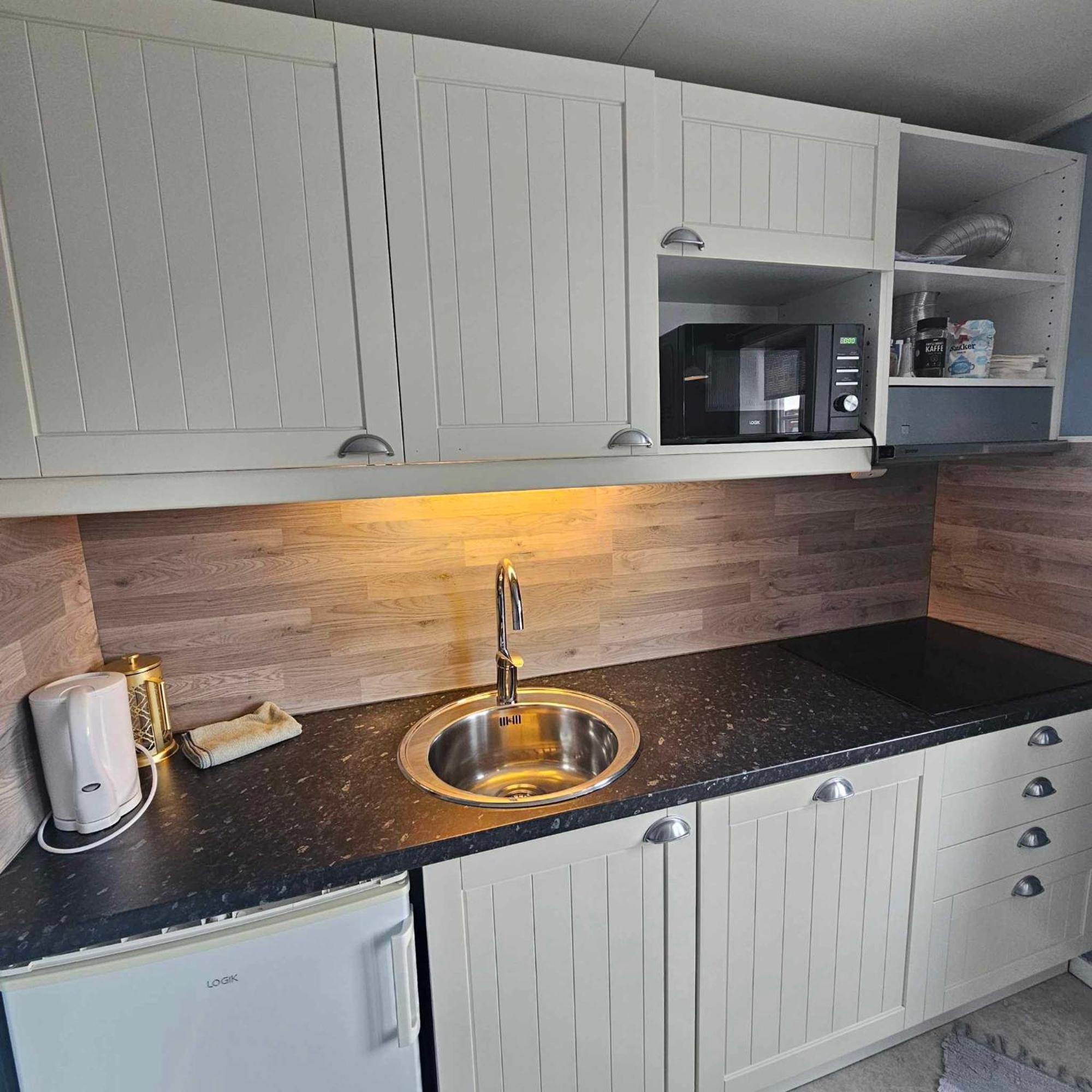 Kraemmervika Havn Ballstad Room photo